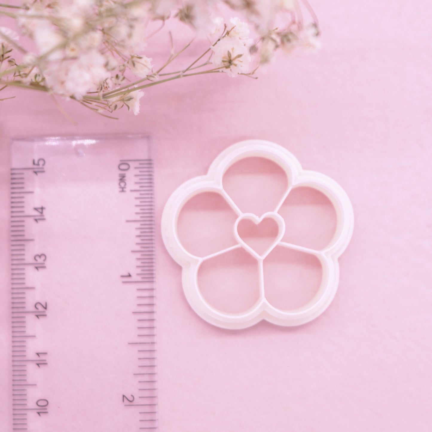 Valentine’s Day - Daisy with Heart Cutout Cutter