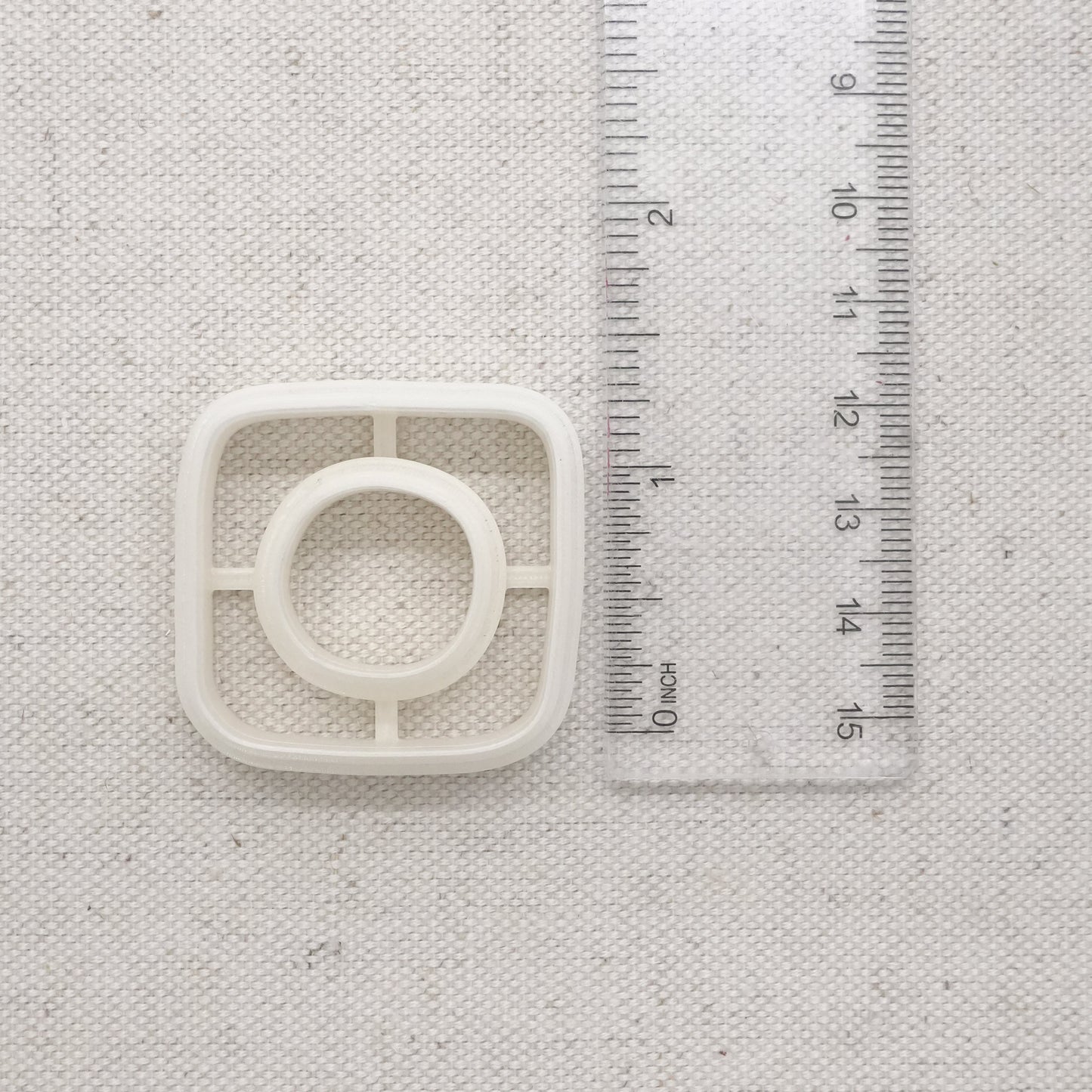 Organic Square with Circle Cutout Cutter